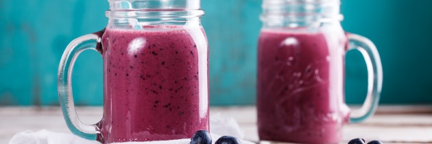 Blueberry and macadamia smoothie